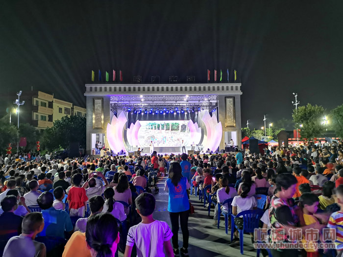 展演现场人气火爆“座无虚席”_副本.jpg