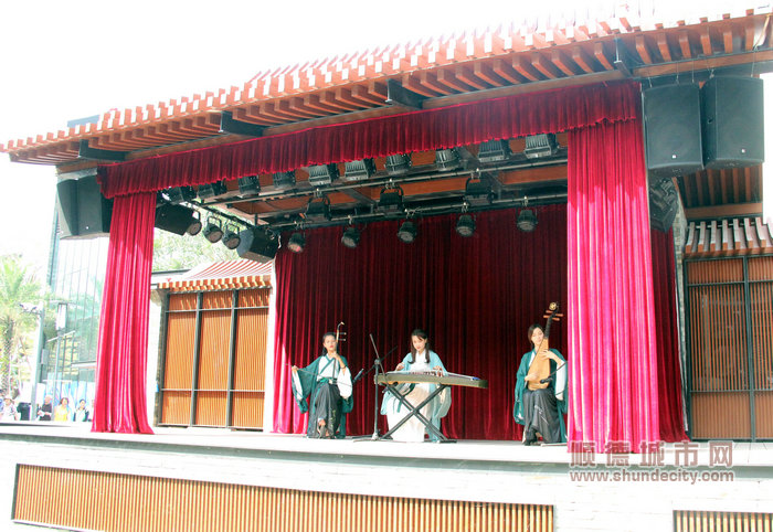 领导嘉宾巡馆 (38).JPG