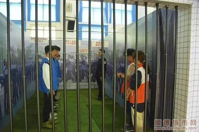 失去自由是怎样的模拟监狱震撼学子