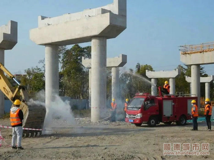 顺铁公司举办2022年施工作业导致燃气泄漏安全应急演练活动。.jpg