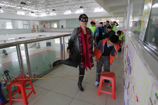 海尾：慰问10周岁独生子女，这个冬天倍感温暖