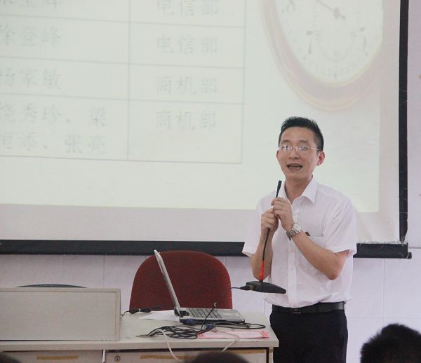 教师比赛显创新，学术氛围更浓郁