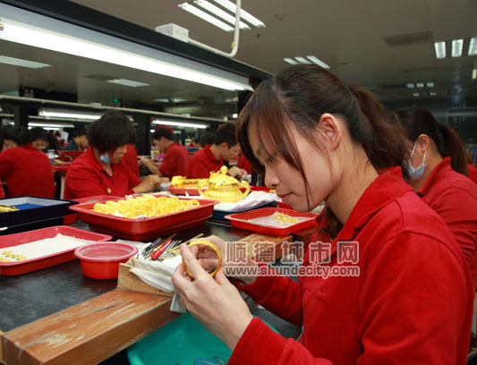 伦教珠宝人才成长记：拥抱阳光，奔向未来