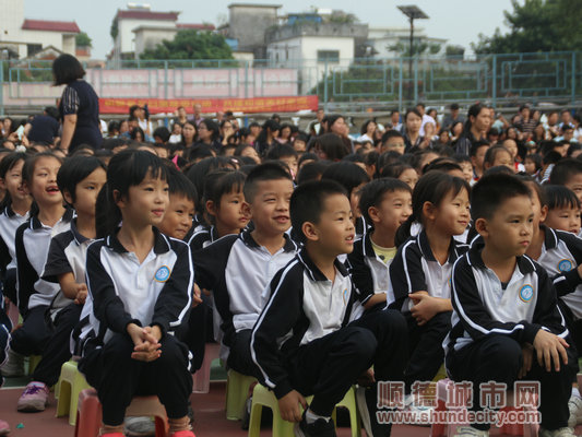 伦教：培教小学开放日，家长们大饱眼福