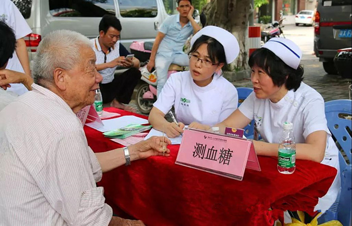 5月10日，“名医进社区”大型义诊来了