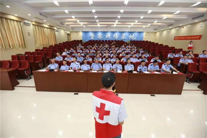 启动健康直通车，首站医警合力奏响急救最强音