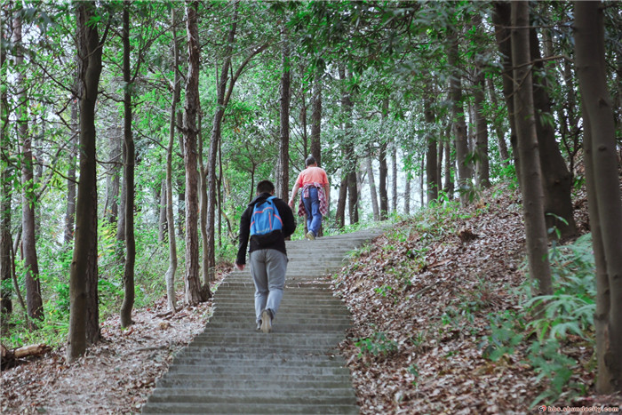 沙湾滴水岩，我们一起流连忘返