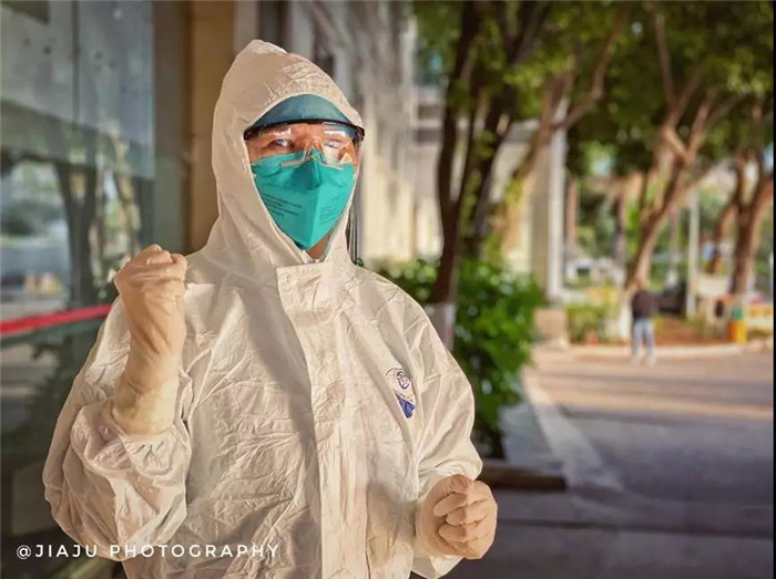 党群先锋队队员黄少燕：一句话，我先上