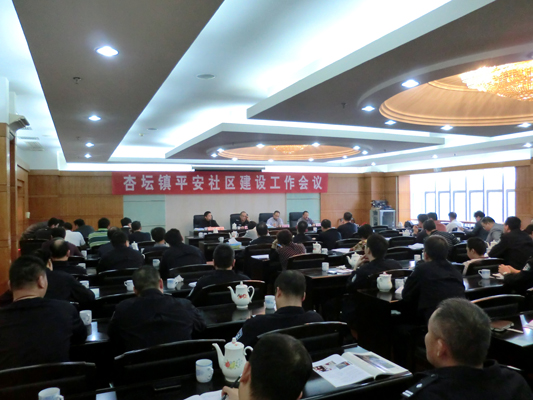 设置监控围闭点　共保平安社区
