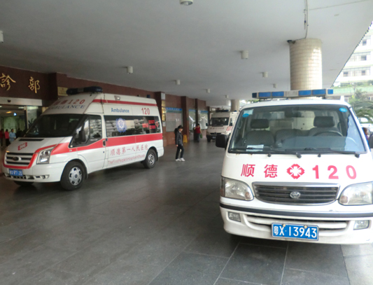 避让救护车违规会被罚款？交警说不会