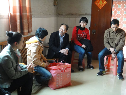 乐从：向44位困难母亲伸出援手