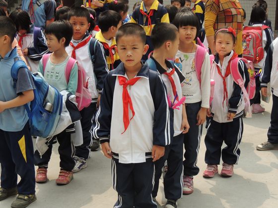 小孩入读被舍近求远，家长称不能接受