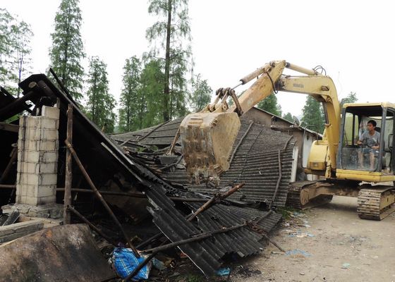 还村民清新空气，熹涌11个养猪棚拆了