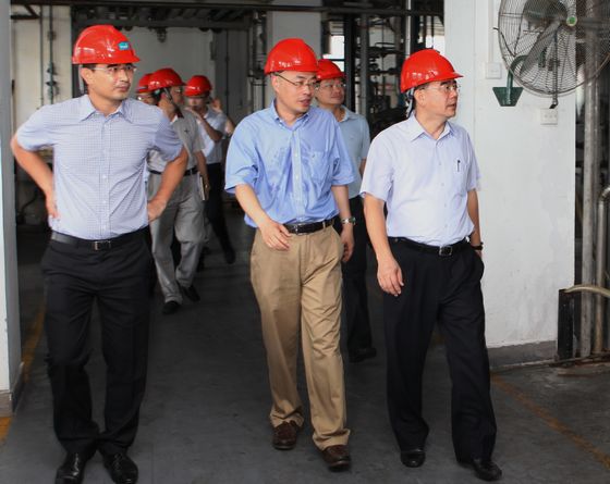 梁维东调研，叮嘱企业专员提供“贴身服务”