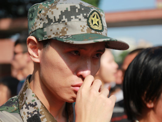 龙江新兵：好兄弟在军营念高三