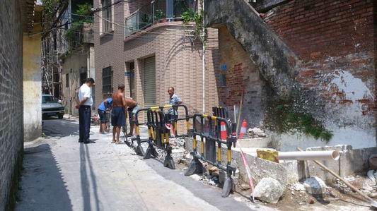 电缆线挡道两个月，将落户地底下