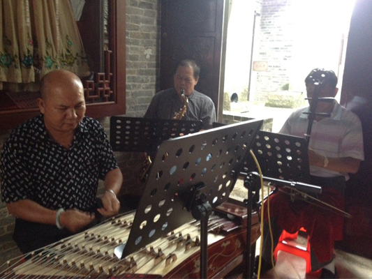 伦教：切磋曲艺，千里驹故居传粤曲声