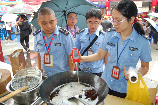  质检专车随时候命，全力护航舌尖美味