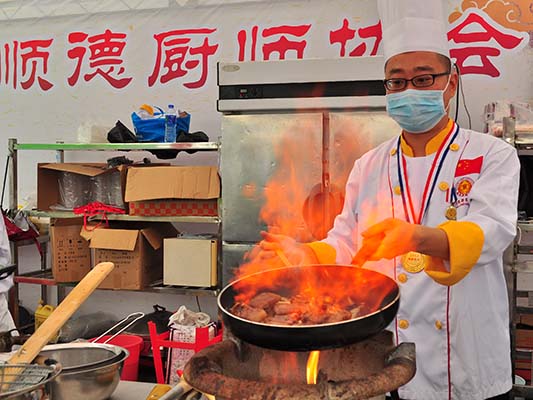 你点菜我来做，美食节上名厨为你服务