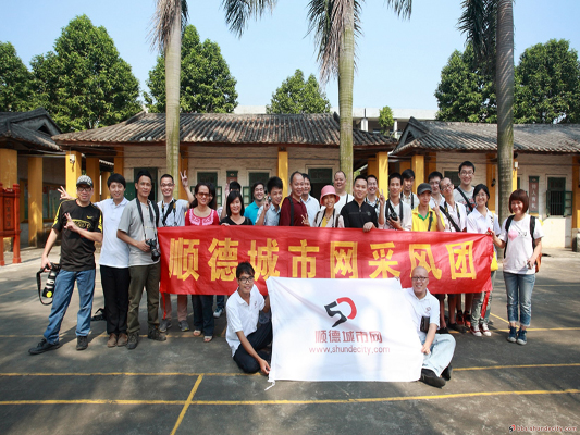 采风团深游“美村”，只为那一缕花香而来