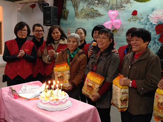 长者日托中心生日会，载歌载舞乐融融