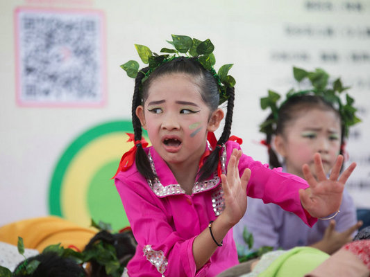 右眼新闻：这个舞台，有你最美！