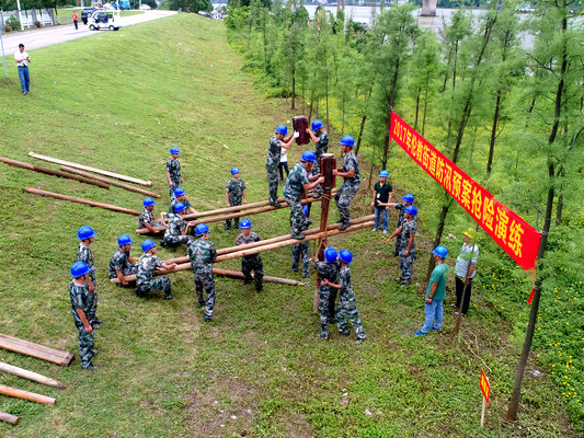 伦教发生险情？原来是防汛预案抢险演练