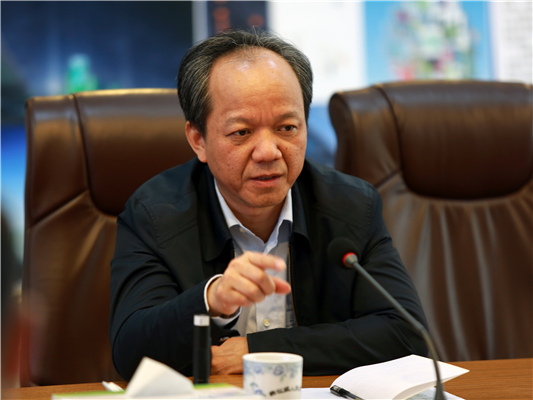 加强基层治理推动乡村振兴，以改革精神探索新路