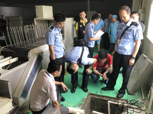 大良：铁腕治污，4人被环保警察带走