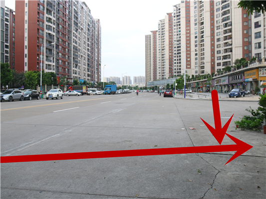 这条路添上几笔，司机开车经过会更安全