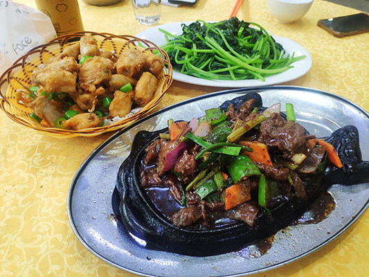 顺德老店：28年坚守，像食堂一样的饭店