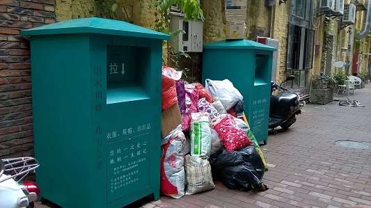 顺德网议：旧衣回收箱不应沦为摆设品