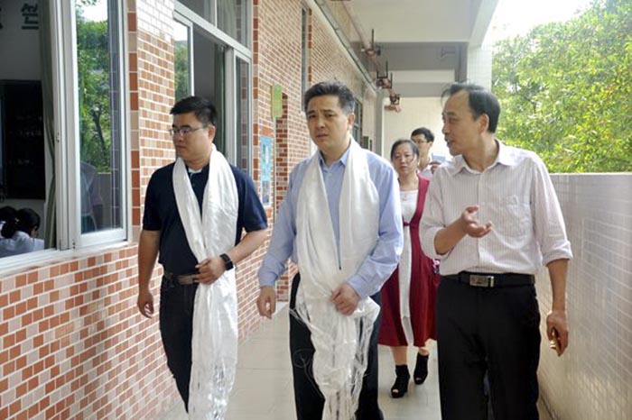 市教育局局长：要加大对勒流西藏班支持