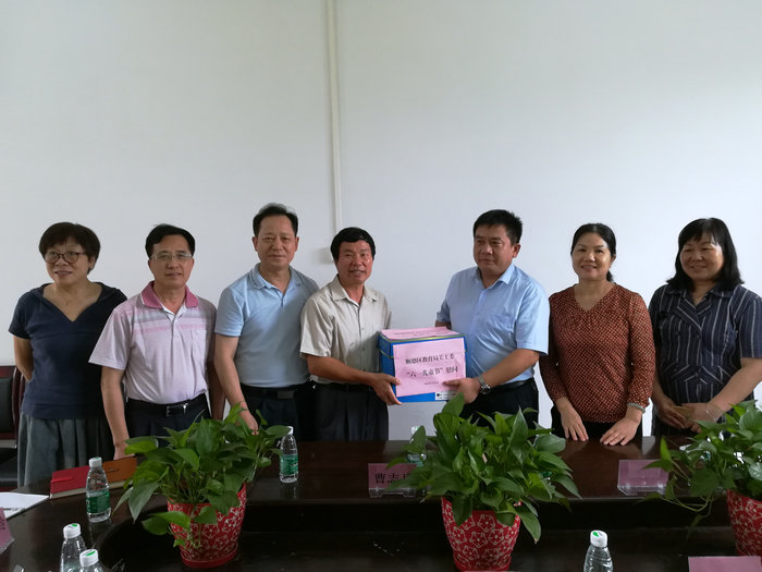 关注外来工子弟，关工委走进新市民学校