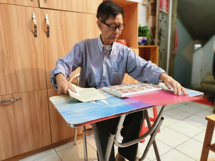 82岁老人慷慨出手，将40年所藏无偿捐赠
