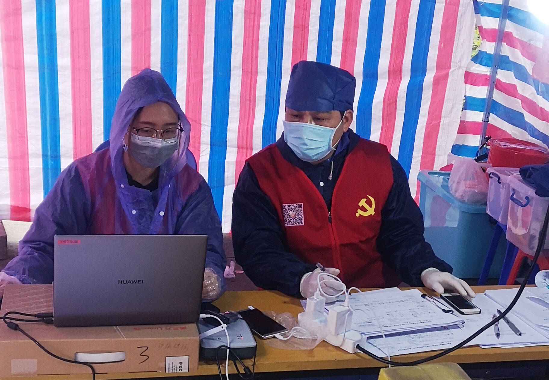 “让我来！”老党员带头走在防疫最前线