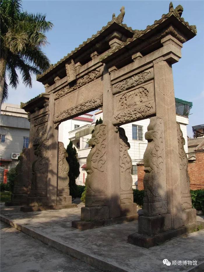 一座牌坊，一束光辉，隐于传承千年的古村落