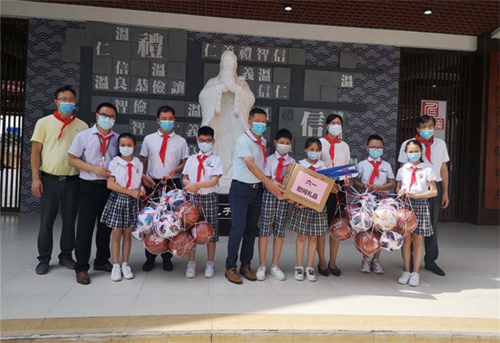 杏坛：让孩子们的生活充满阳光充满快乐
