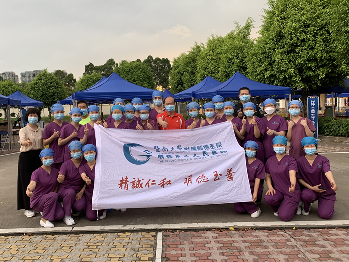 一小时集结出发！暨大顺医医护人员在夜色中为陈村居民测核酸