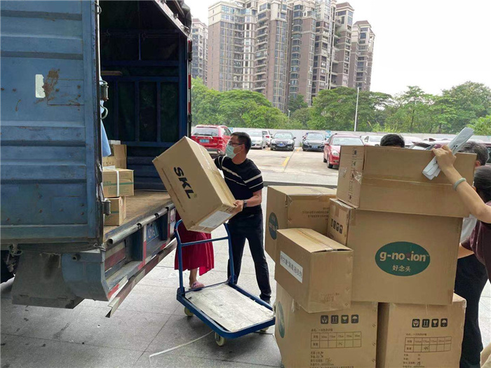 疫情期间，北滘执法人员化身24h搬运工