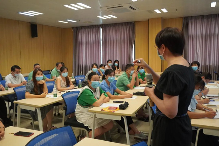 送课进企业！新容奇医院专家宣讲肥胖知识