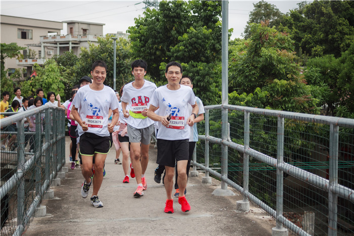 大门水乡健步跑，青年体验乡村振兴之美
