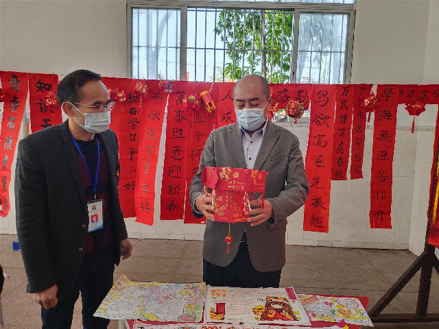 杏坛：完善基础设施建设，提高教育教学质量