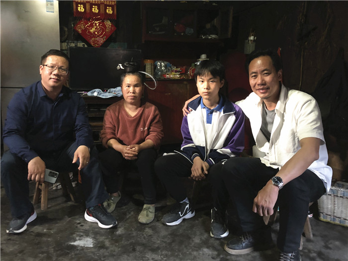 顺德人大代表罗厚楠：远赴贵州支教，用爱心浇灌希望之花