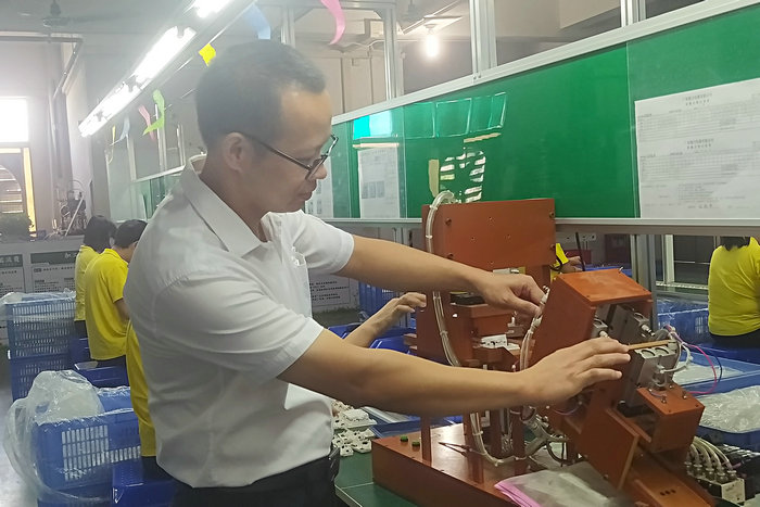 我在勒流这十年|刘鹏飞：小小插座“护航师”，展现勒流真功夫