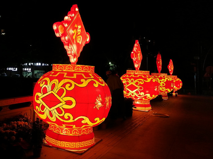 花灯亮，年味浓！