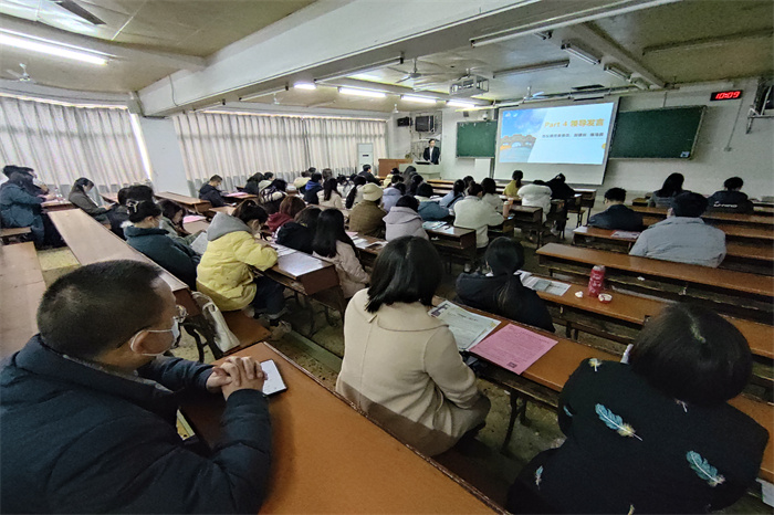 赴高校宣讲 杏坛面向全国引进好老师