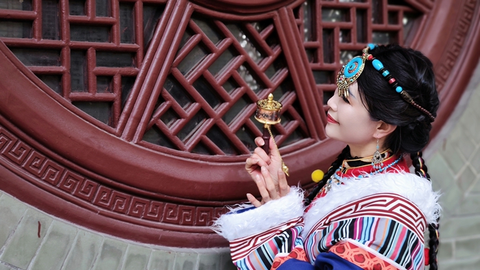 超火的藏服少女写真，在大良就能拍！