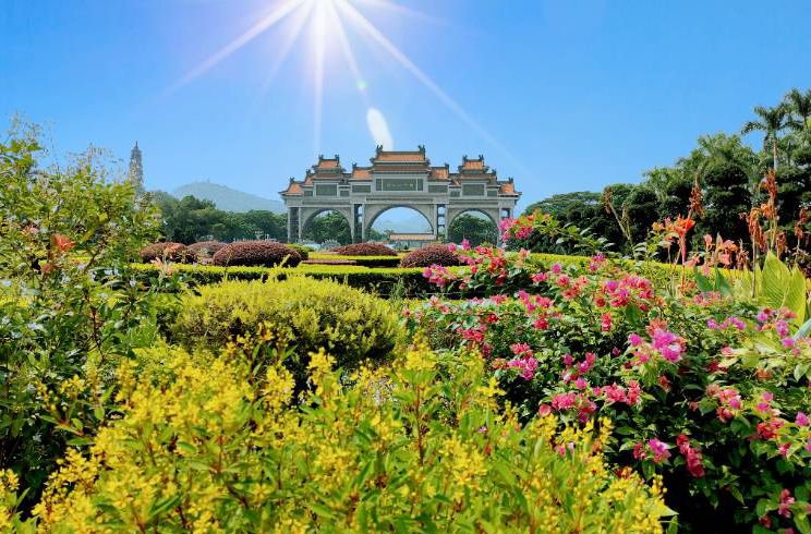 清晨宁静的顺峰山公园