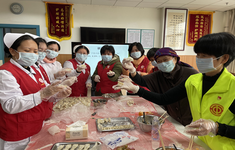 龙江医院：饺子送温暖，关爱在病区